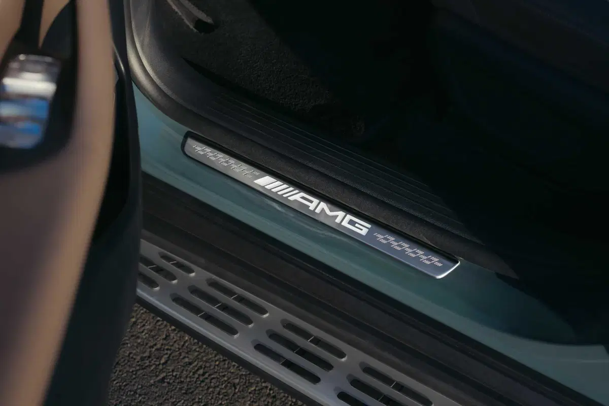 Mercedes GLE 53 AMG 2026: 585 cavalli, 100 km in elettrico e un restyling che cambia tutto (27)