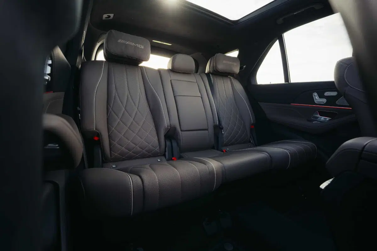 Mercedes GLE 53 AMG 2026: 585 cavalli, 100 km in elettrico e un restyling che cambia tutto (33)