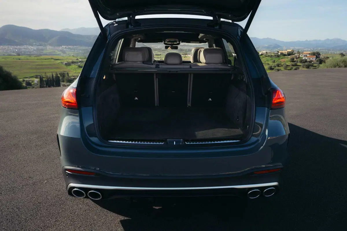 Mercedes GLE 53 AMG 2026: 585 cavalli, 100 km in elettrico e un restyling che cambia tutto (38)