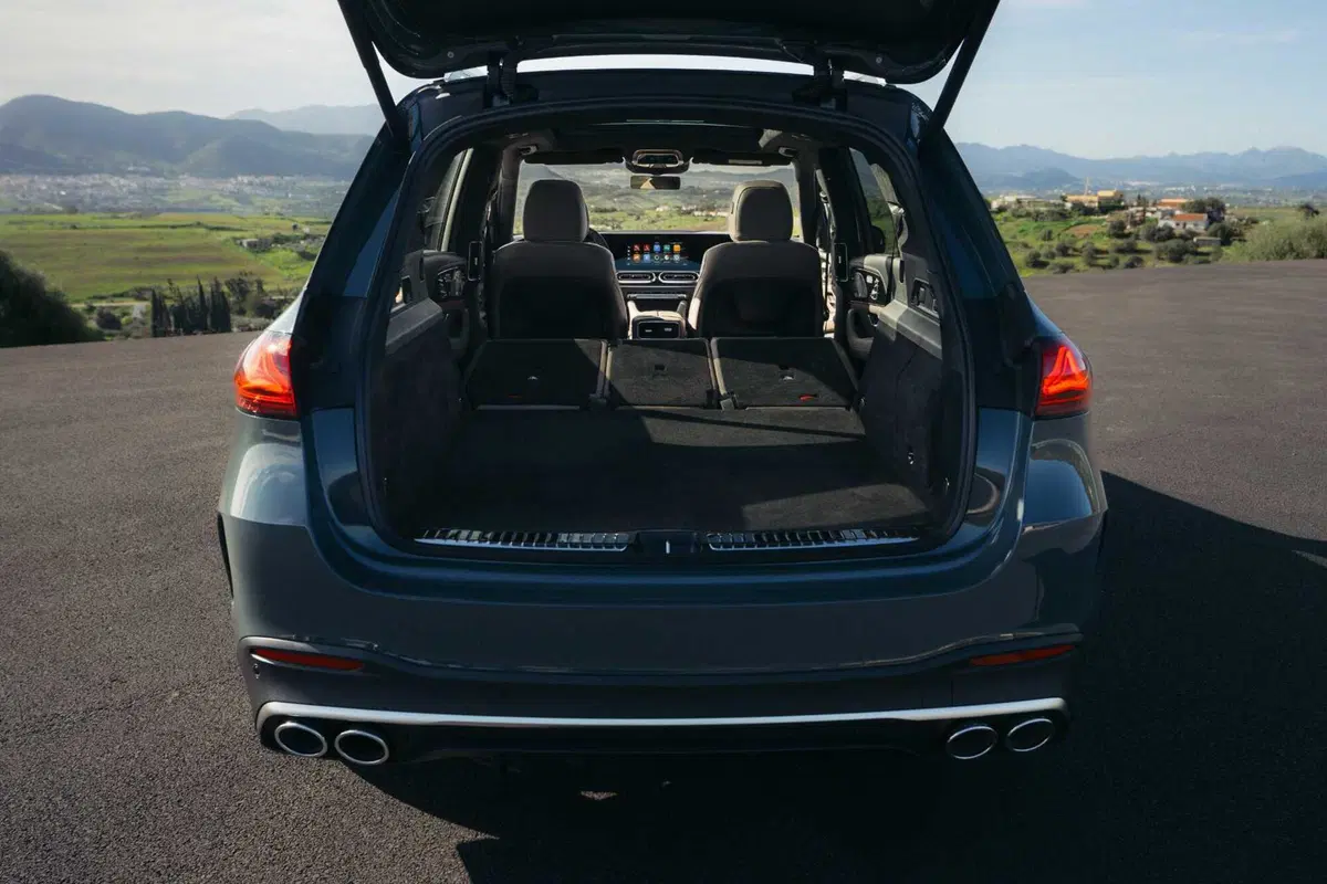Mercedes GLE 53 AMG 2026: 585 cavalli, 100 km in elettrico e un restyling che cambia tutto (41)