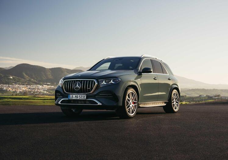 Mercedes GLE 53 AMG 2026: 585 cavalli, 100 km in elettrico e un restyling che cambia tutto (VIDEO)