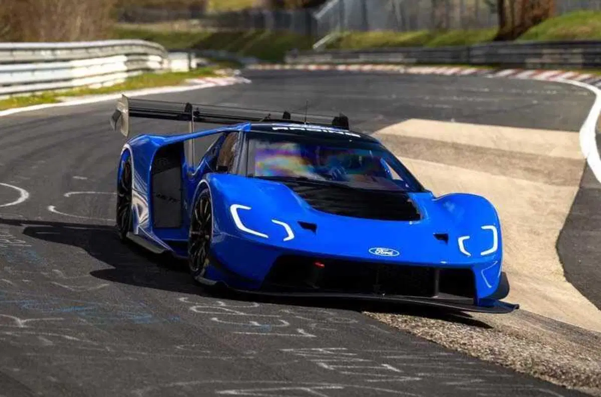 Ford GT Mk IV, record al Nürburgring: 6'15" che riscrivono la storia (2)