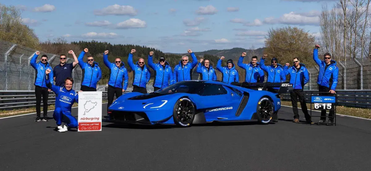 Ford GT Mk IV, record al Nürburgring: 6'15" che riscrivono la storia (3)
