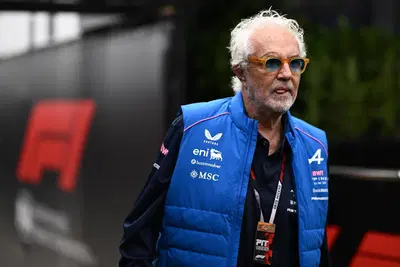 "Ti do 120mila euro": Briatore lascia Leclerc senza parole, il gesto che ha infiammato Monaco