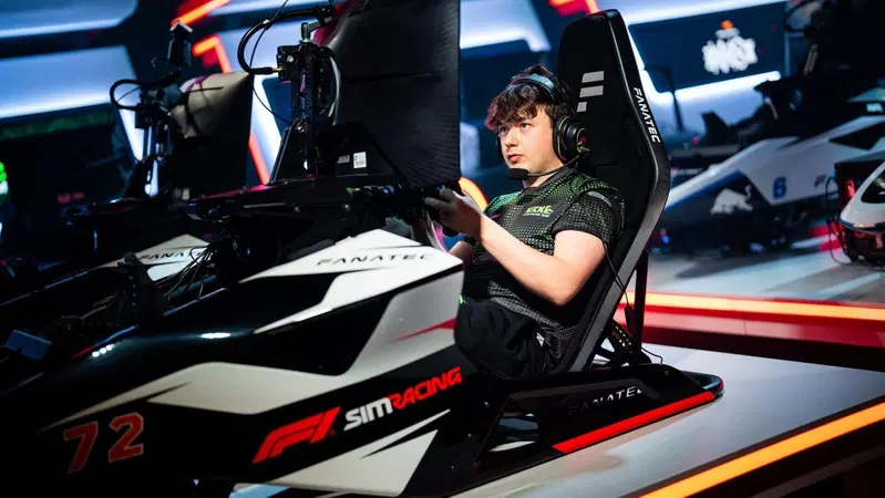 Fanatec e Formula 1 rinnovano la partnership globale: in arrivo nuova generazione di hardware ufficiale F1 per il sim racing