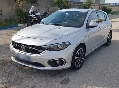 Fiat Tipo Tipo 1.6 Mjt S&amp;S 5 porte Lounge del 2019 usata a Trinitapoli