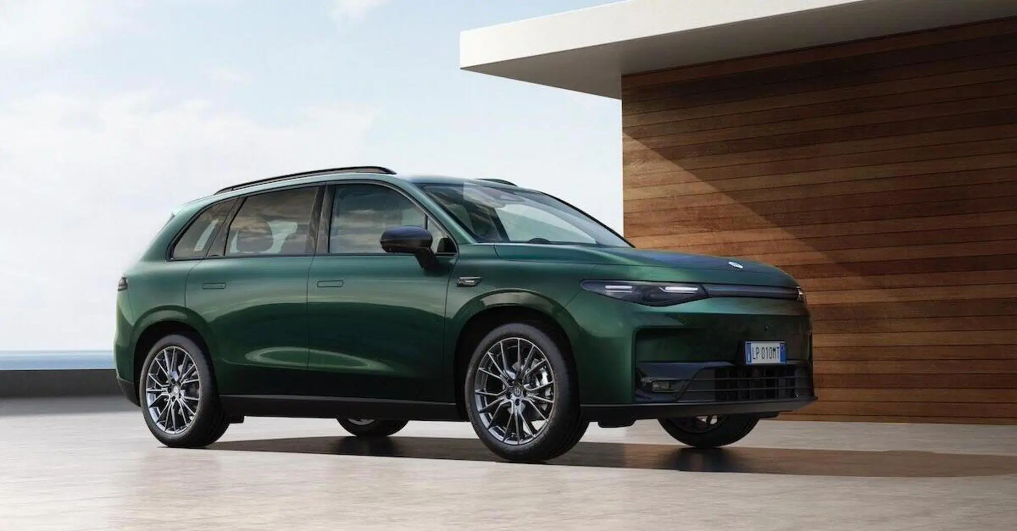 leapmotor-c10-rev-il-suv-elettrico-con-motore-termico-arriva-in-europa