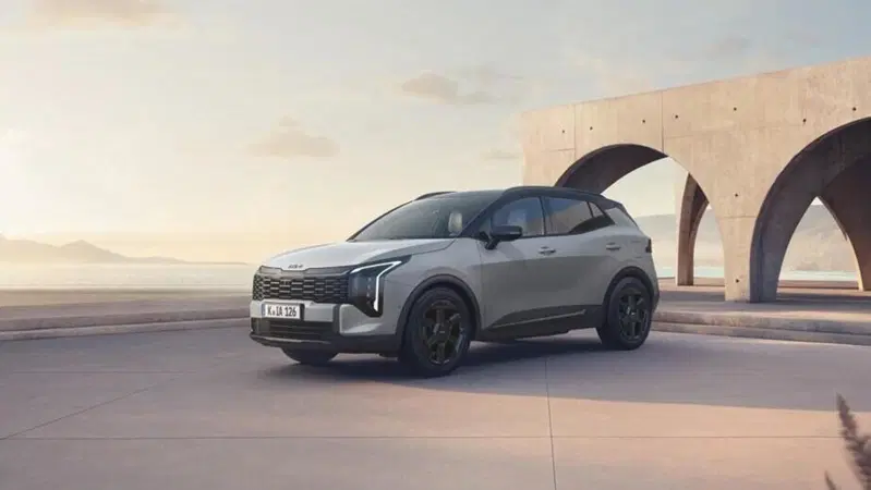 Kia rinnova Sportage con la Black Edition: look total black e motore Full Hybrid