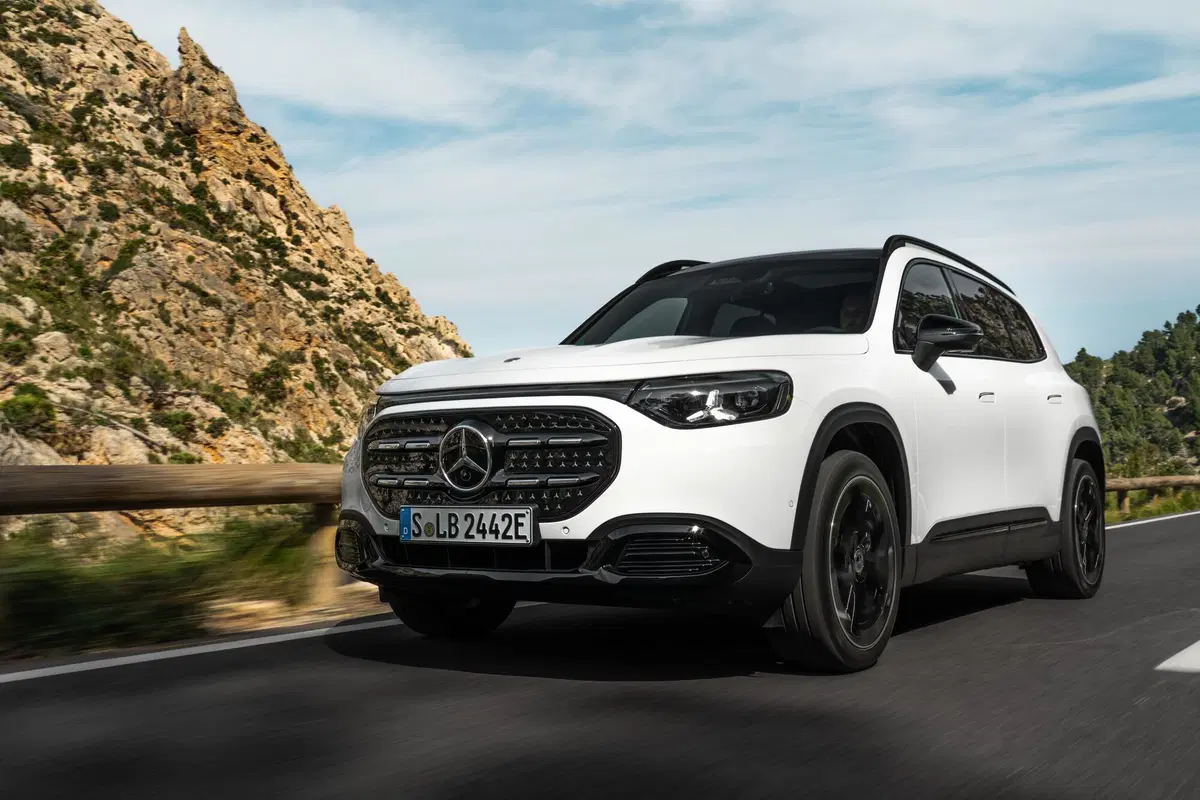 Mercedes GLB sempre pi&ugrave; verso l'elettrificazione: ecco quanto cambia