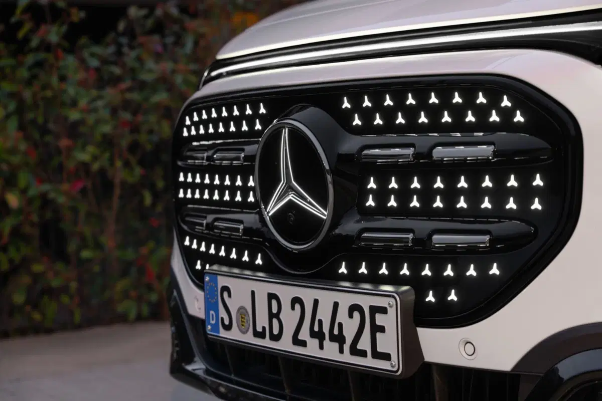 Mercedes GLB sempre più verso l'elettrificazione: ecco quanto cambia (9)