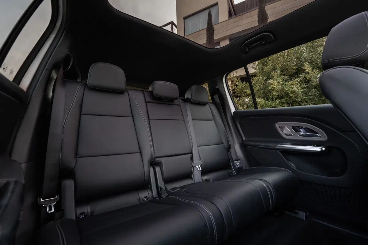 Mercedes GLB sempre più verso l'elettrificazione: ecco quanto cambia (11)
