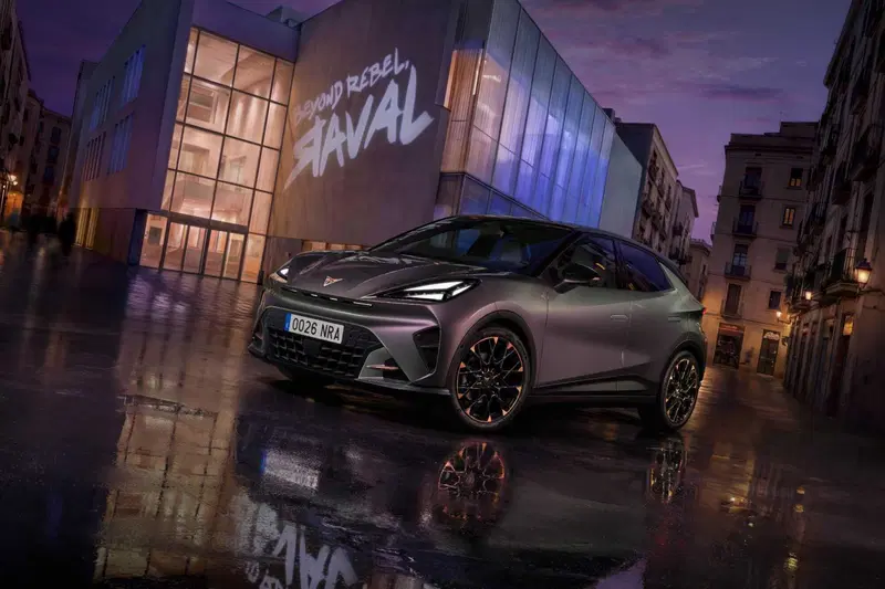 CUPRA Raval, l'elettrica da citt&agrave; che vuole riscrivere le regole: da 25.950 euro