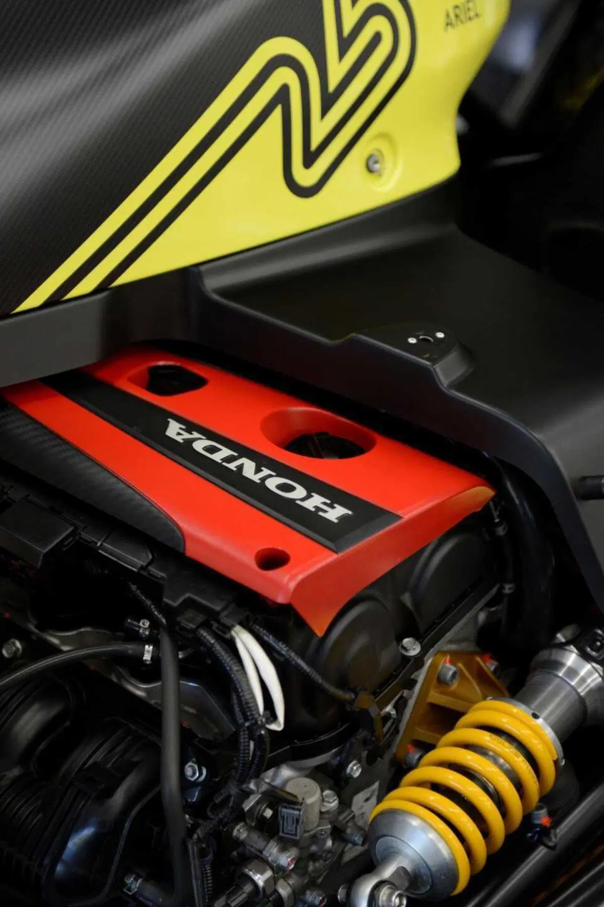 525 CV, 600 kg e un cambio sequenziale da corsa: la Ariel Atom 4RR è la stradale più vicina a una Formula 1 (7)