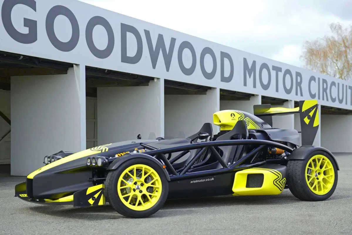 525 CV, 600 kg e un cambio sequenziale da corsa: la Ariel Atom 4RR è la stradale più vicina a una Formula 1 (8)