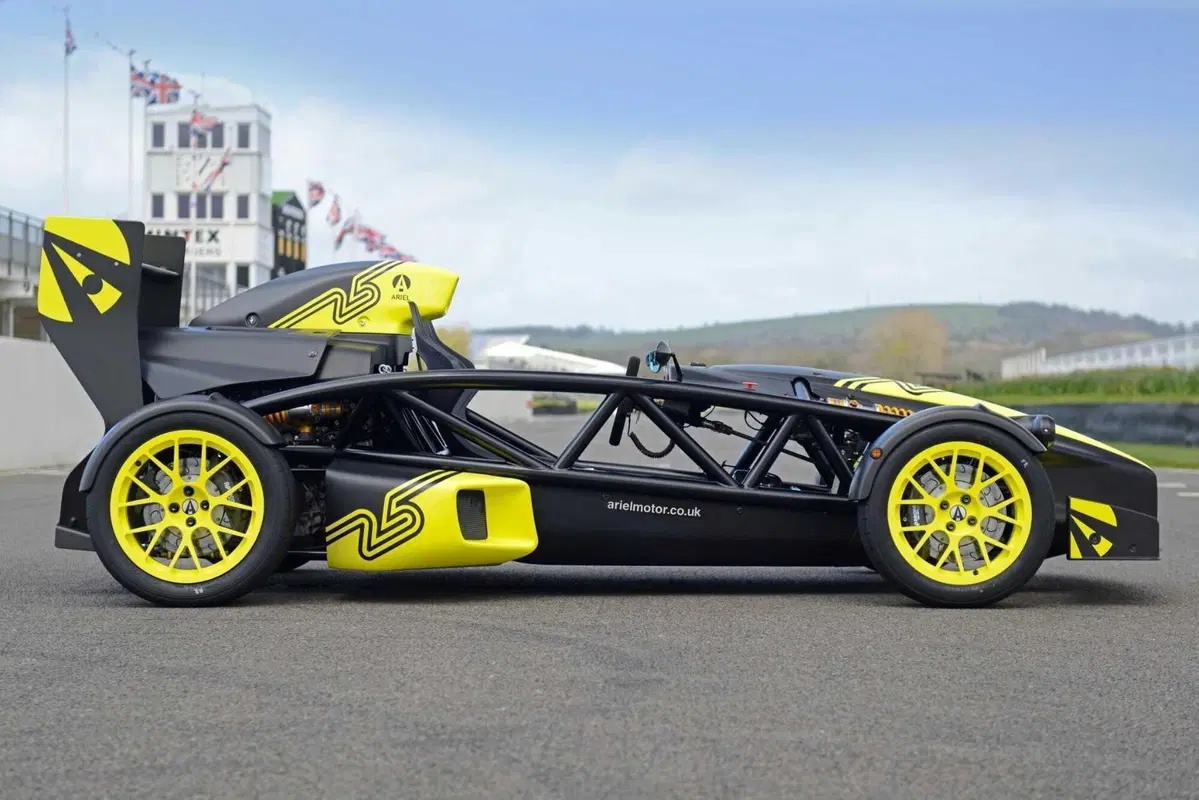 525 CV, 600 kg e un cambio sequenziale da corsa: la Ariel Atom 4RR è la stradale più vicina a una Formula 1 (9)