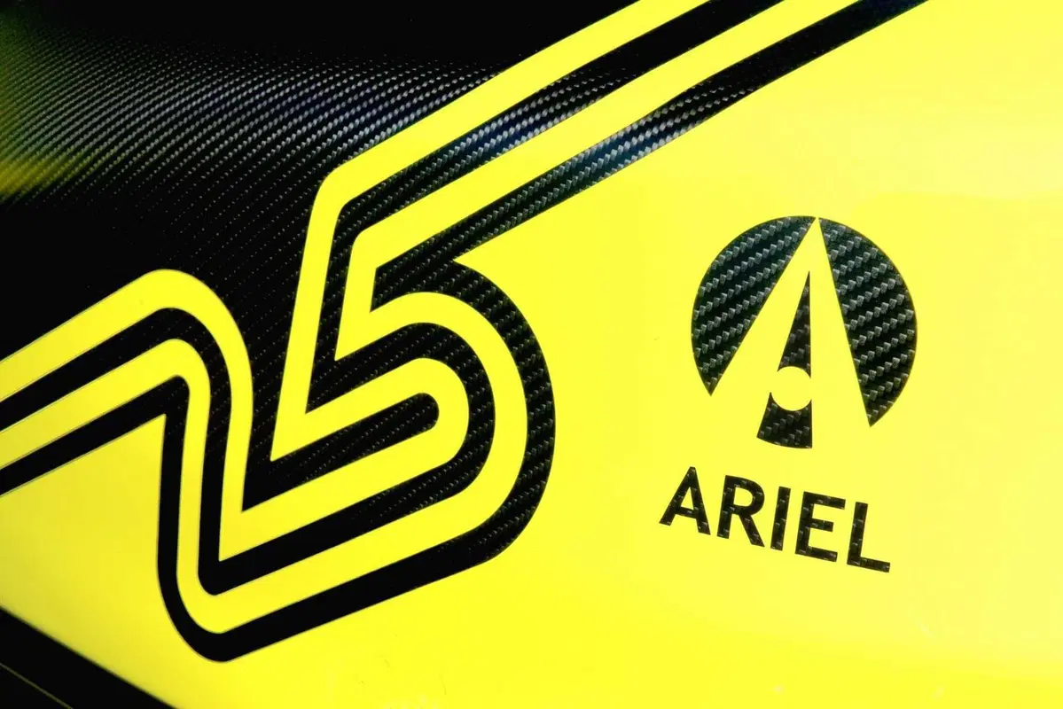 525 CV, 600 kg e un cambio sequenziale da corsa: la Ariel Atom 4RR è la stradale più vicina a una Formula 1 (12)