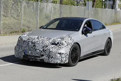 Mercedes C-Class EQ: la berlina elettrica che affiancher&agrave; le termiche dal 2027