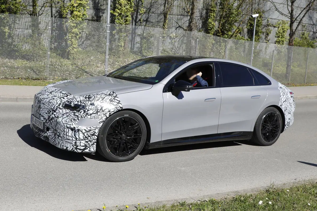 Mercedes C-Class EQ: la berlina elettrica che affiancherà le termiche dal 2027 (5)