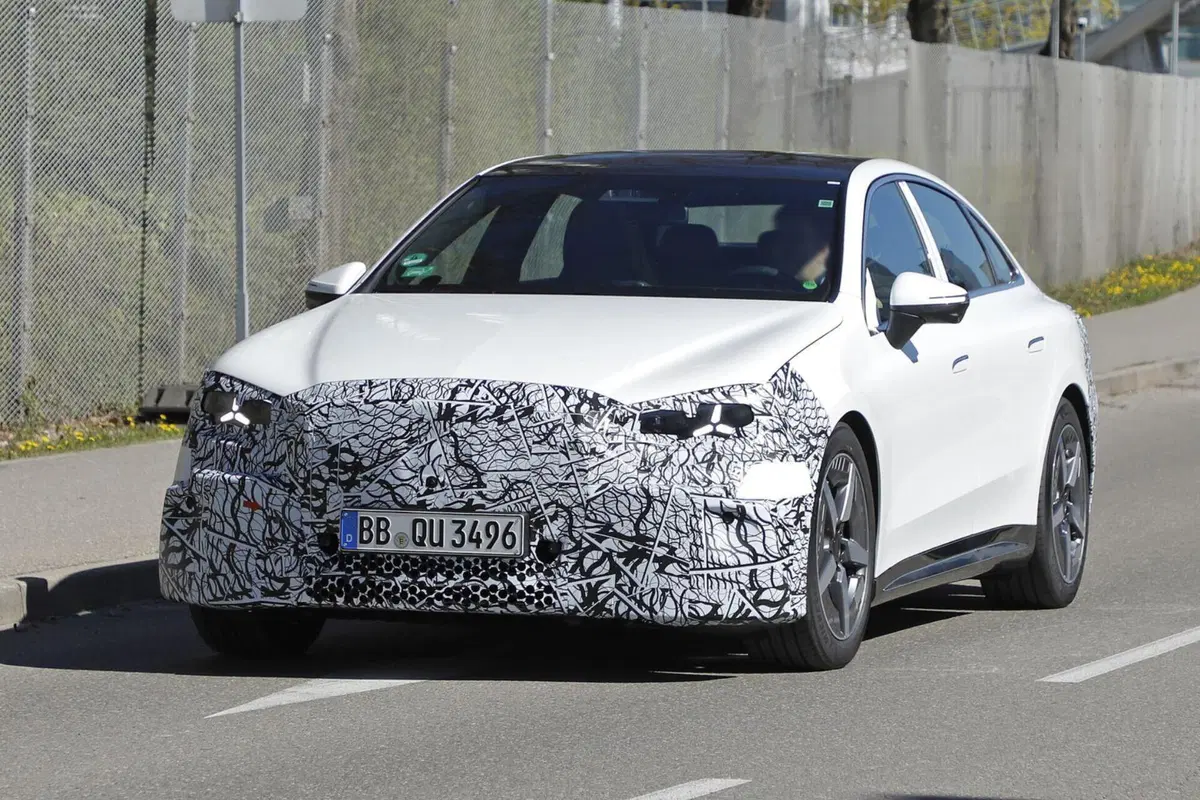 Mercedes C-Class EQ: la berlina elettrica che affiancherà le termiche dal 2027 (6)
