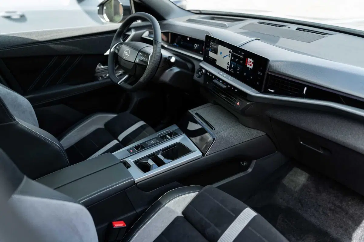 Opel Grandland Electric AWD: la SUV elettrica a trazione integrale da 325 CV che punta tutto sul comfort (2)