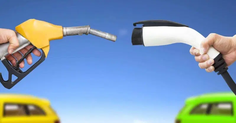 Auto elettriche, boom di richieste in Europa dopo la guerra in Iran: la benzina alle stelle cambia tutto