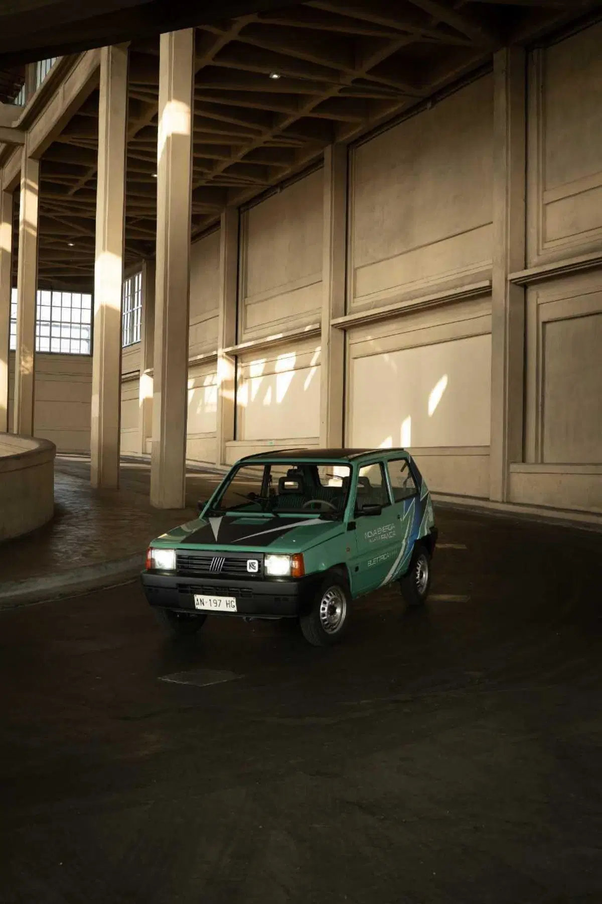 Fiat Panda elettrica, l'icona degli anni '80 rinasce: autonomia, prezzo e perché è un tuffo al cuore (26)