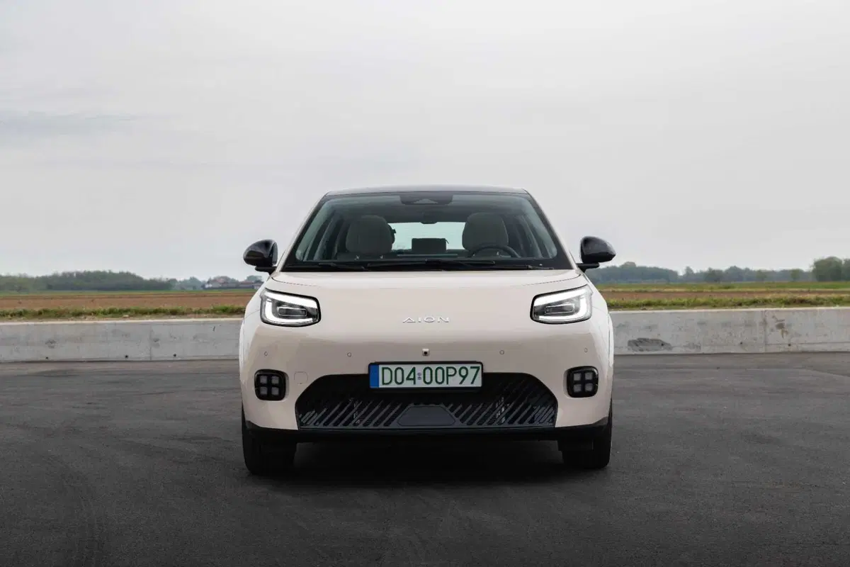 GAC AION UT: l'elettrica cinese progettata a Milano e assemblata in Austria che punta all’Europa (2)