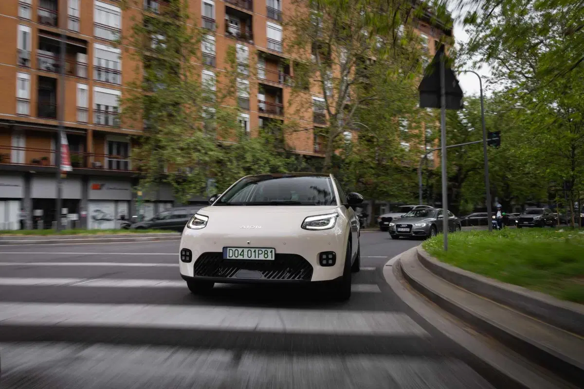 GAC AION UT: l'elettrica cinese progettata a Milano e assemblata in Austria che punta all’Europa (21)