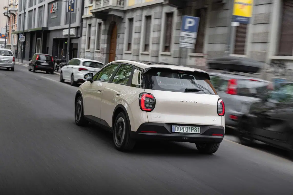 GAC AION UT: l'elettrica cinese progettata a Milano e assemblata in Austria che punta all’Europa (26)