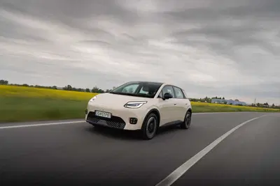 GAC AION UT: l'elettrica cinese progettata a Milano e assemblata in Austria che punta all&rsquo;Europa