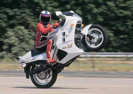 Il circuito di Jerez compie 40 anni e noi lo scoprimmo allora con la magnifica Honda VFR 750