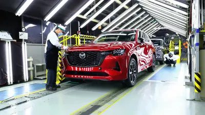 Piccola per scelta, controcorrente per natura. Il Modello Mazda che sfida i giganti