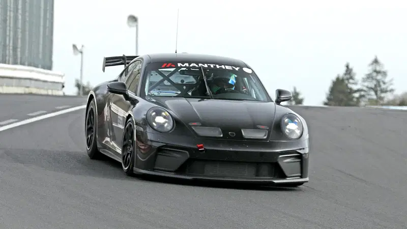 Porsche 911 GT4, addio alla Cayman: la nuova sportiva &egrave; gi&agrave; in test e debutter&agrave; nel 2027