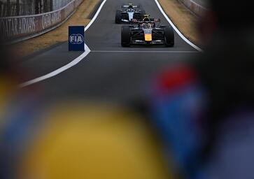 F1. C’è la Ferrari dietro allo stop della FIA al trucco di Mercedes e Red Bull in qualifica 