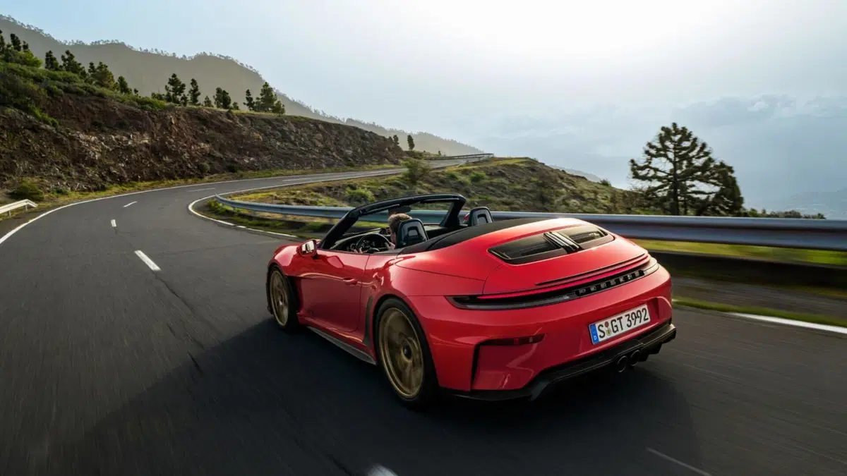 Porsche 911 GT3 S/C: la GT3 diventa cabrio e manuale, il piacere di guida è (finalmente) a cielo aperto (3)