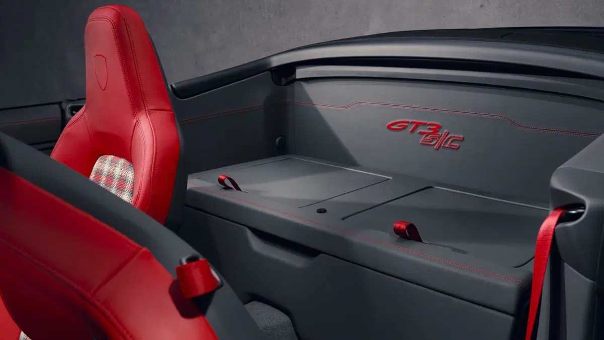 Porsche 911 GT3 S/C: la GT3 diventa cabrio e manuale, il piacere di guida è (finalmente) a cielo aperto (5)