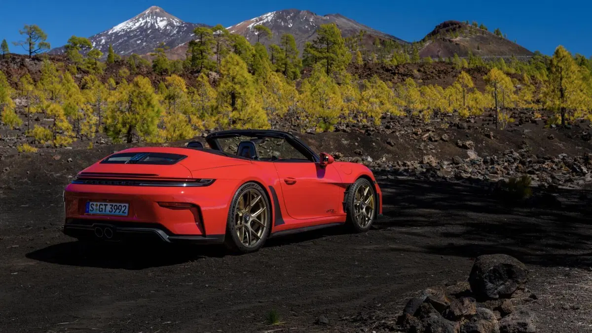 Porsche 911 GT3 S/C: la GT3 diventa cabrio e manuale, il piacere di guida è (finalmente) a cielo aperto (6)