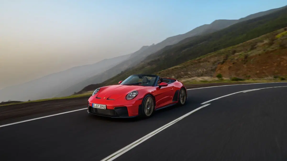 Porsche 911 GT3 S/C: la GT3 diventa cabrio e manuale, il piacere di guida è (finalmente) a cielo aperto (7)
