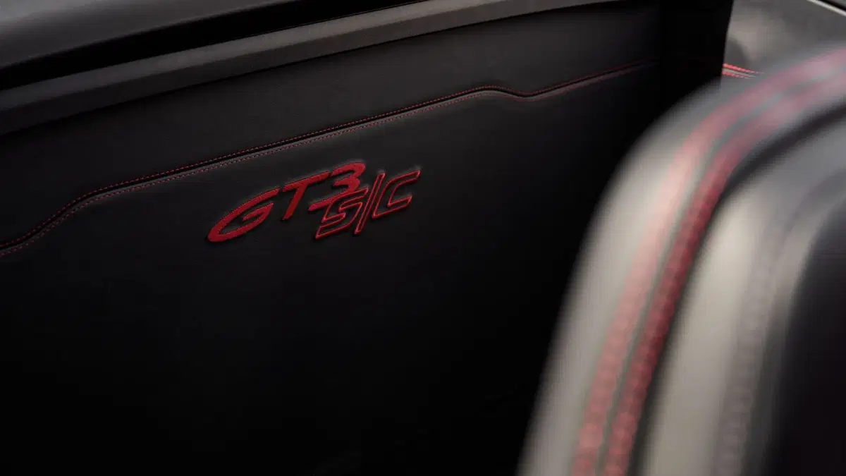 Porsche 911 GT3 S/C: la GT3 diventa cabrio e manuale, il piacere di guida è (finalmente) a cielo aperto (12)