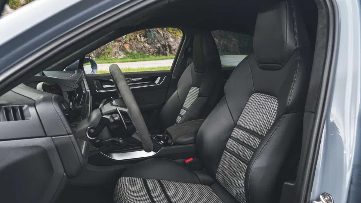 Porsche Cayenne Coupé 4.0 GTS tiptronic (10)