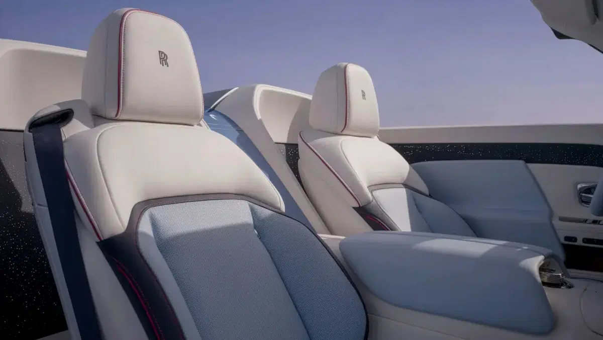 Più lunga della Cullinan e completamente elettrica: Rolls-Royce svela la nuova Nightingale (6)