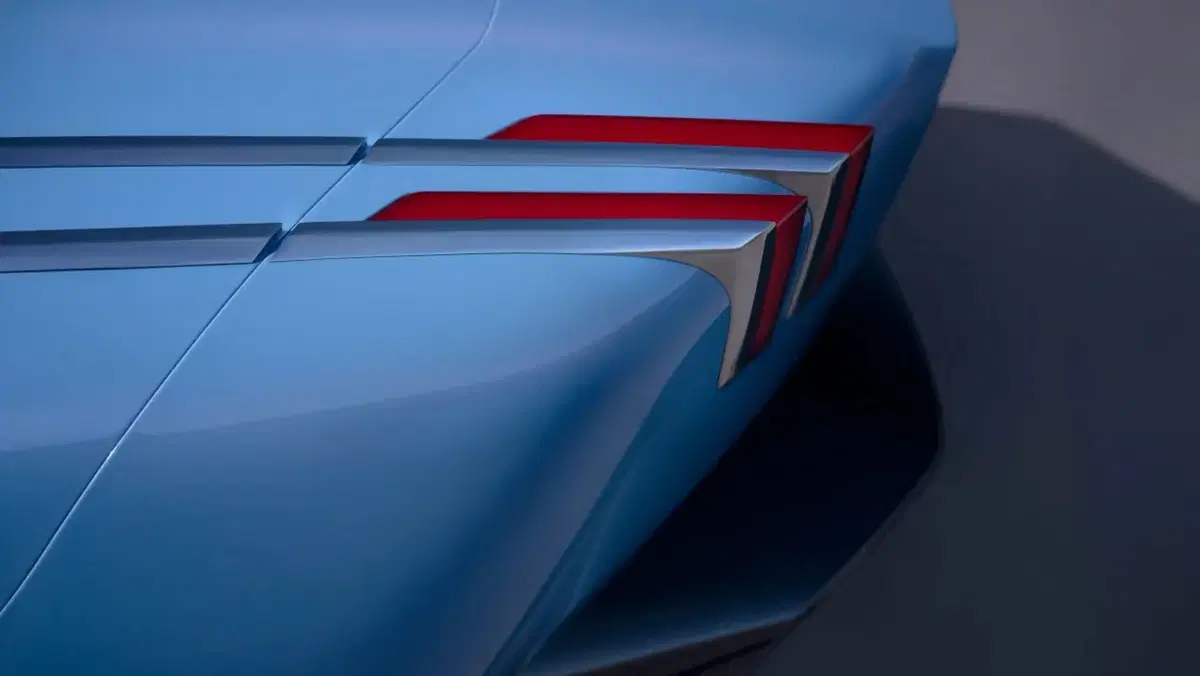 Più lunga della Cullinan e completamente elettrica: Rolls-Royce svela la nuova Nightingale (7)
