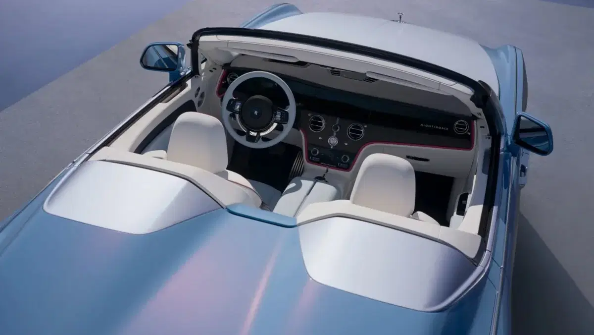 Più lunga della Cullinan e completamente elettrica: Rolls-Royce svela la nuova Nightingale (10)