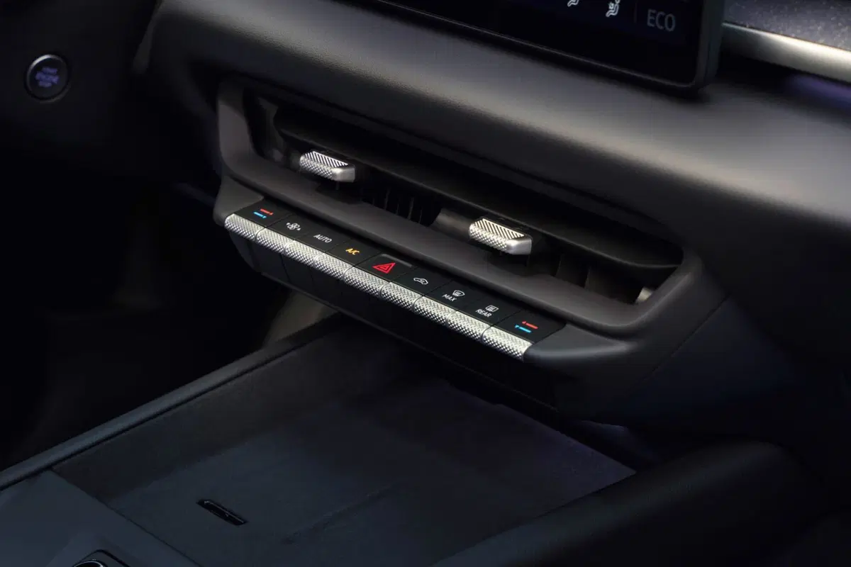 Volkswagen ID.3 Neo: più autonomia, interni rivoluzionati e nuova identità per la compatta elettrica (7)