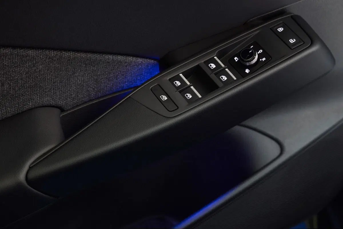 Volkswagen ID.3 Neo: più autonomia, interni rivoluzionati e nuova identità per la compatta elettrica (3)