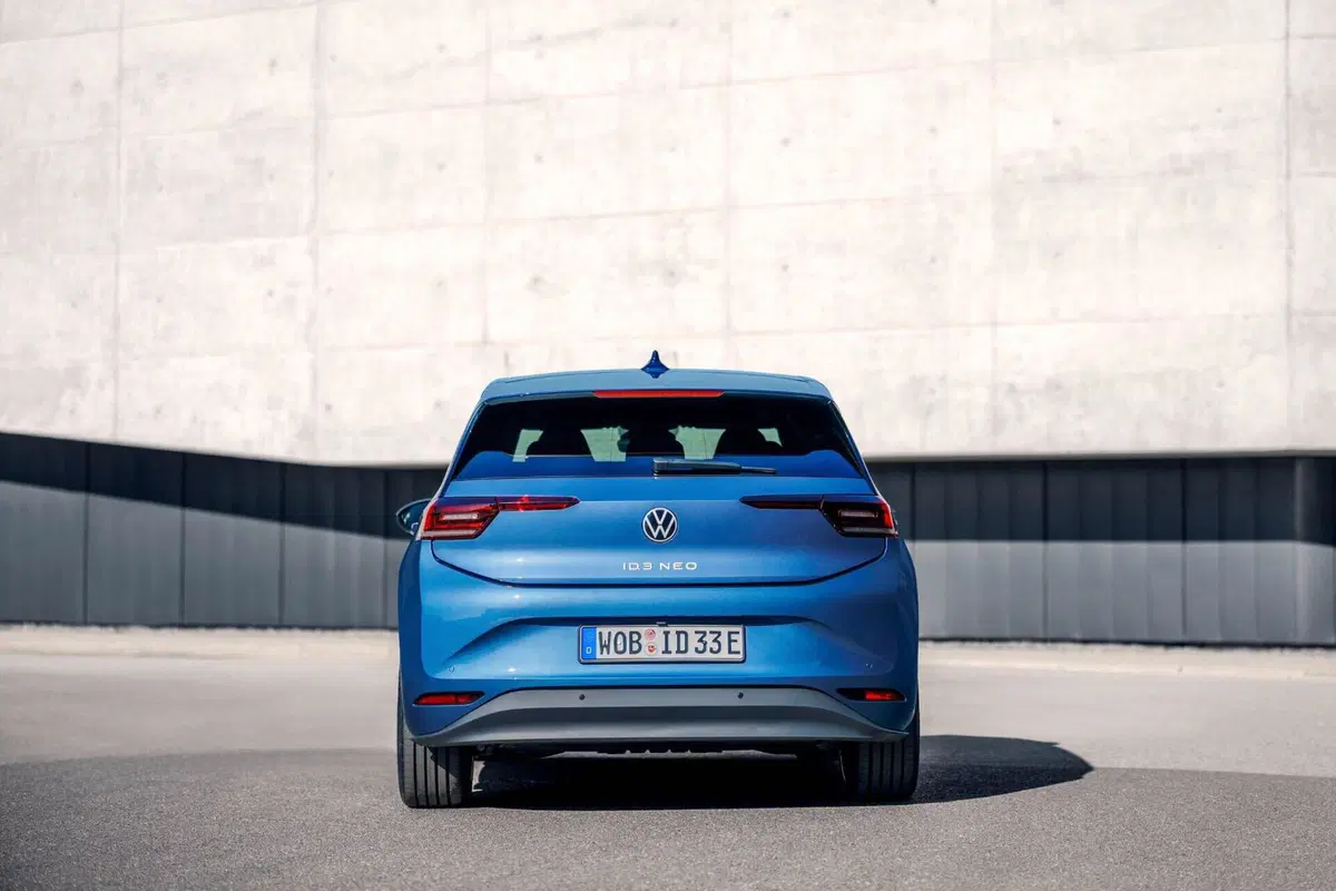 Volkswagen ID.3 Neo: più autonomia, interni rivoluzionati e nuova identità per la compatta elettrica (5)
