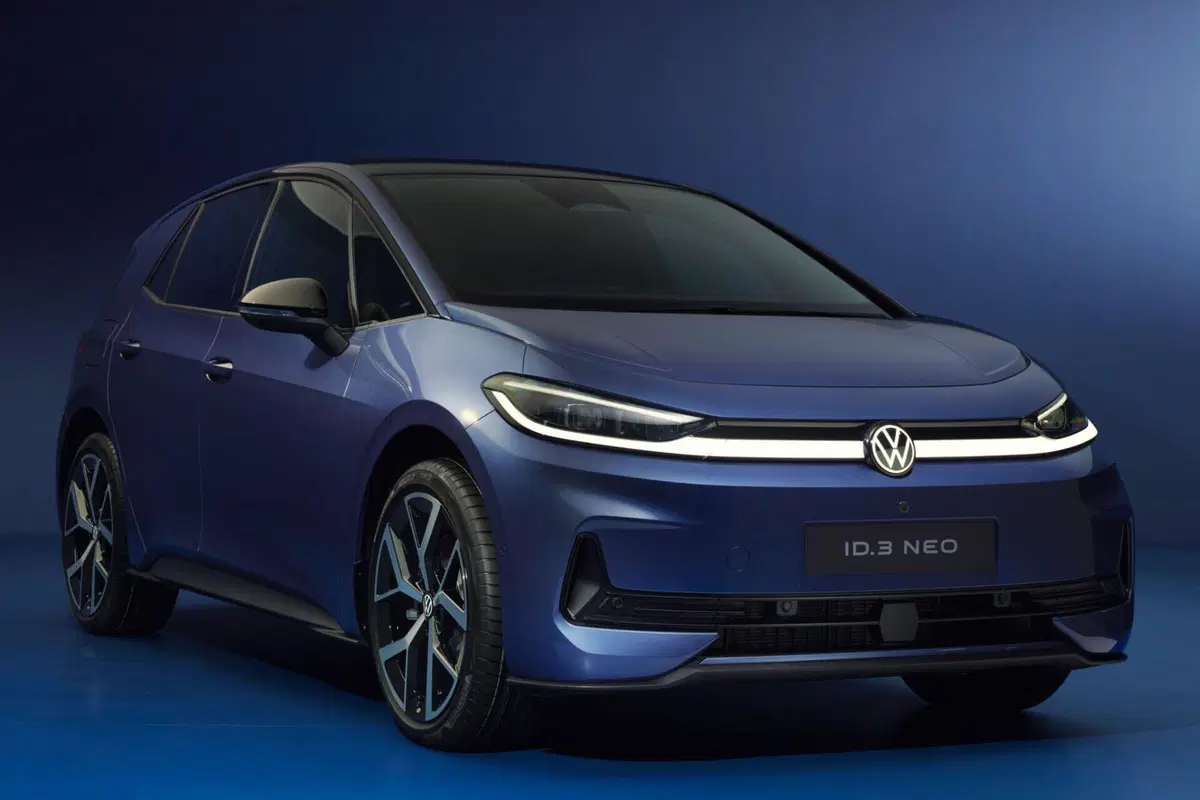 Volkswagen ID.3 Neo: più autonomia, interni rivoluzionati e nuova identità per la compatta elettrica (7)