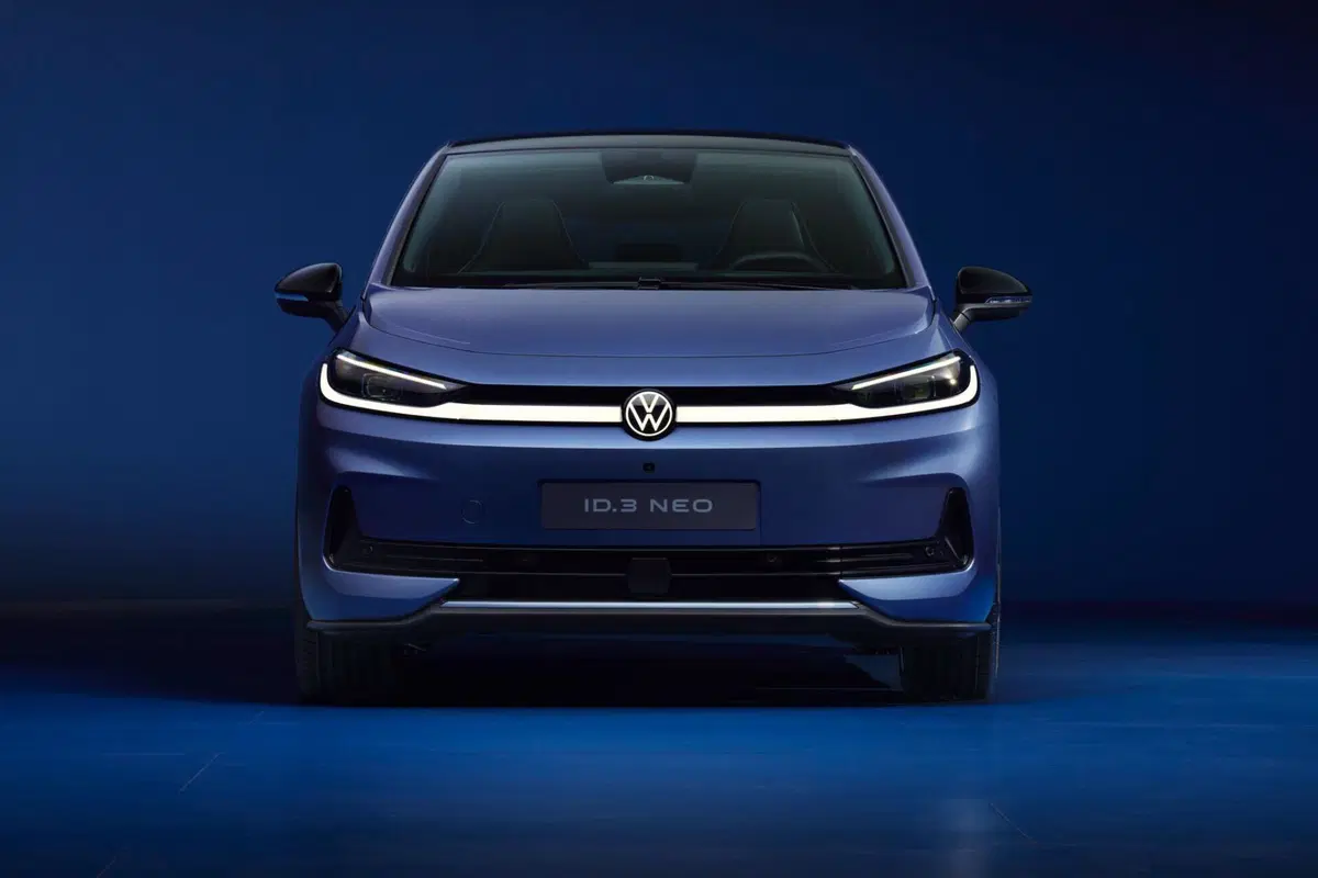 Volkswagen ID.3 Neo: più autonomia, interni rivoluzionati e nuova identità per la compatta elettrica (9)