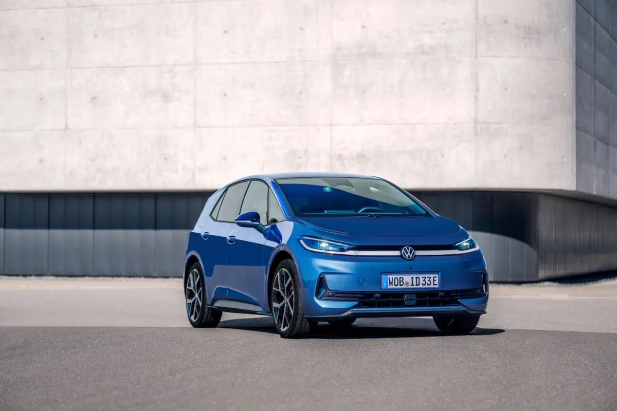 Volkswagen ID.3 Neo: più autonomia, interni rivoluzionati e nuova identità per la compatta elettrica (18)