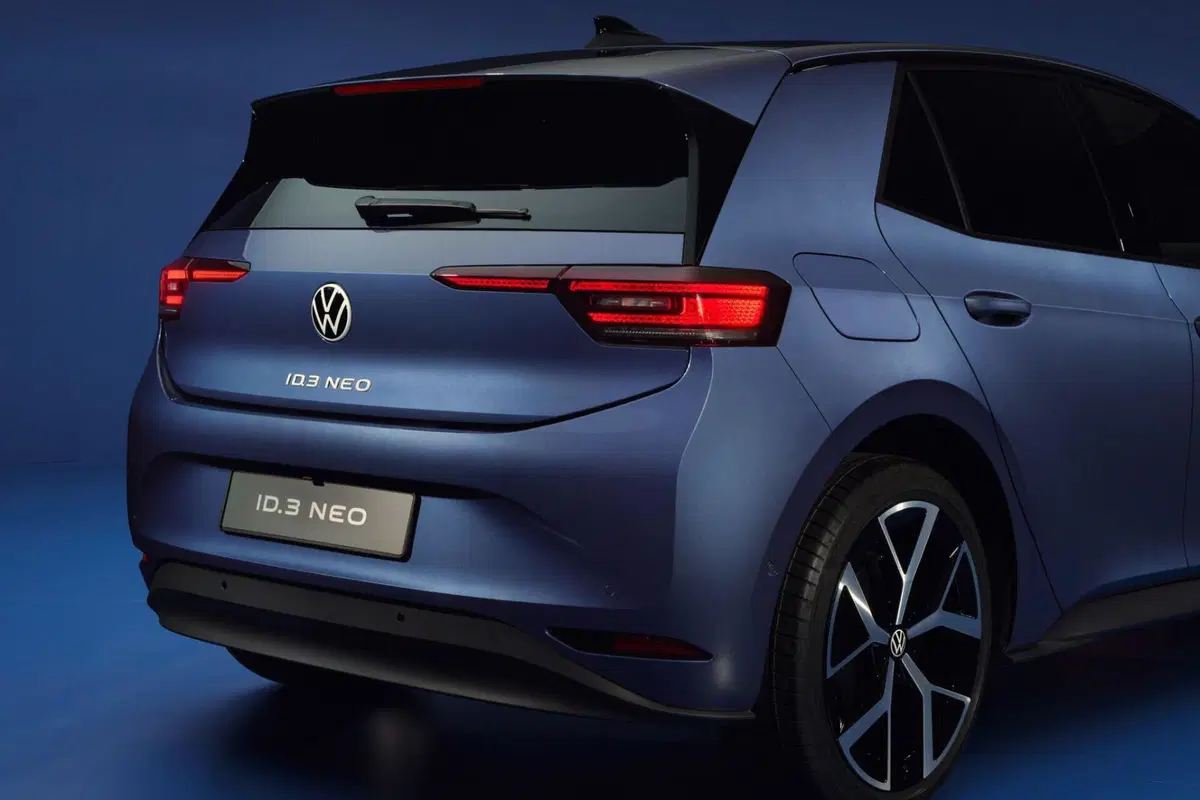 Volkswagen ID.3 Neo: più autonomia, interni rivoluzionati e nuova identità per la compatta elettrica (19)